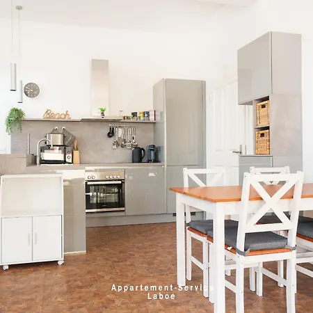 Meerluft Nur Wenige Minuten Vom Hafen Und Entfernt